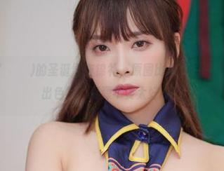 这张Dami(퀸다미)的圣诞雪夜锦礼，原图比你想的一切都要“继续出色”，资源不要太好啊！