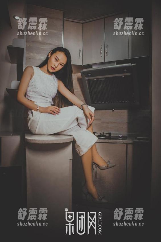 GIRLT果团网-裴希西 GIRLT果团网 - 裴希西的旗袍在线:这气质,恭喜她开窍了!
