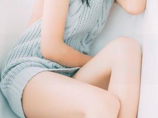 GIRLT果团网 - 翻看陈雅漫的美脚图片，突然有种想学舞蹈的冲动。