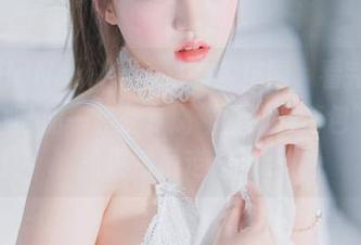 这张HaNari(하나리)的雪猫图，看完我决定给自己加一竖条专属“雪猫表情包”。作品果然是走心的。