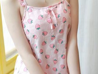 MFStar模范学院 - 图片分享:Ellie艾栗栗的礼服,让我不小心多看了几眼。