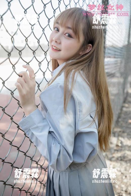 MSLASS梦丝女神-晓晓 MSLASS梦丝女神 - 晓晓的黑衣少女写真,有点让人想悄悄走近,又害怕打扰吧?
