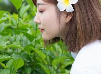 MiStar魅妍社 - 大奶昔Kyra空姐的写真合集，拿起咖啡仔细欣赏