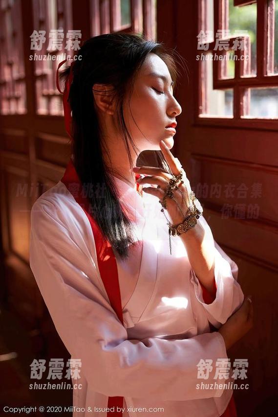 MiiTao蜜桃社 - 桃乃香Tina的内衣合集——光看照片心跳就开始加速了，你懂的。