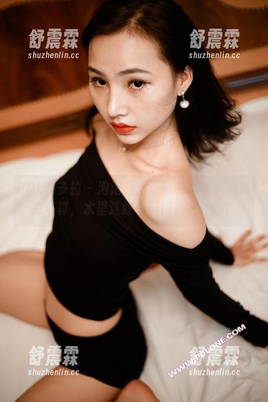 PDL潘多拉 - 泡泡战士：陈雅漫的精选泳池写真，水里连蚊子都得找镇静剂！