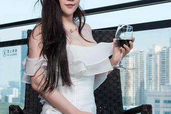 TGOD推女神 - 运动图包:赵伊彤的‘运动场’奇遇记