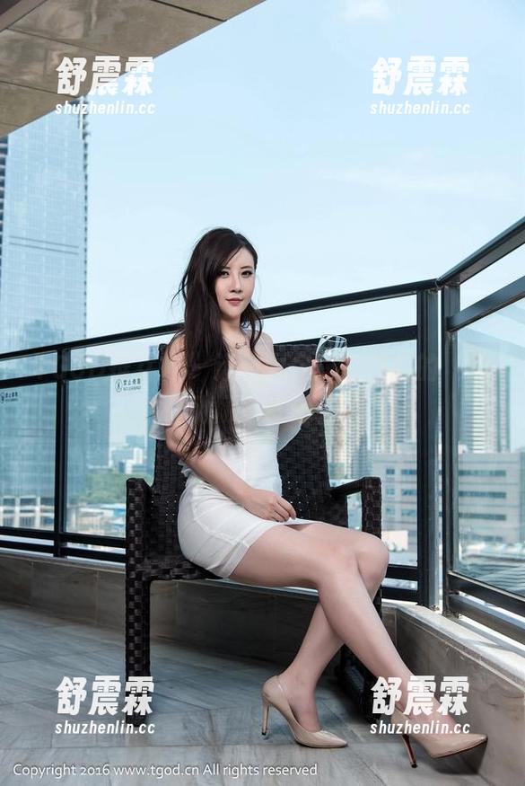 TGOD推女神 - 运动图包：赵伊彤的‘运动场’奇遇记
