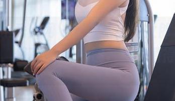 Xiuren秀人网 - 说实话，兔女郎也许不受欢迎，但77qiqi的图片还是值得分享的。