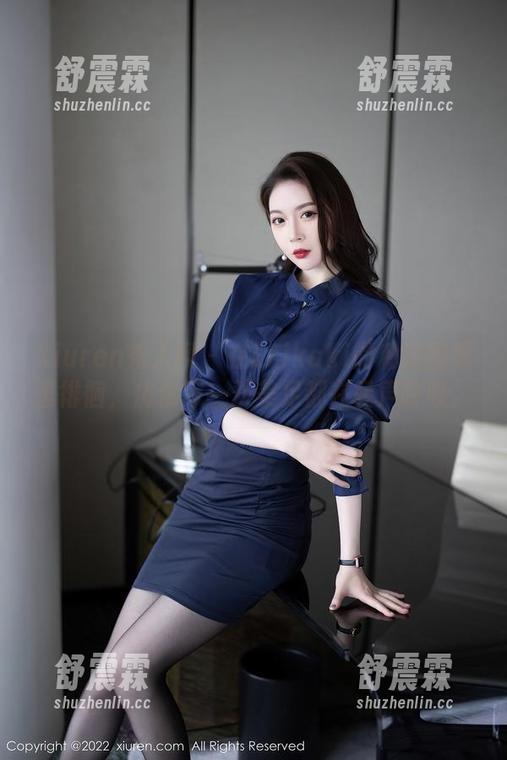 Xiuren秀人网 - 在Erikaki的私房图集里徘徊，仿佛每一双美足都在轻声呼唤。