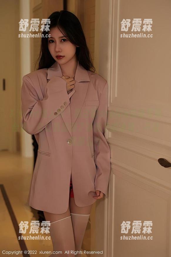 Xiuren秀人网-sophie余冰 Xiuren秀人网 - 黑白的sophie余冰写真合集:它让我想到了冰箱里的冰块,不过没那么冷