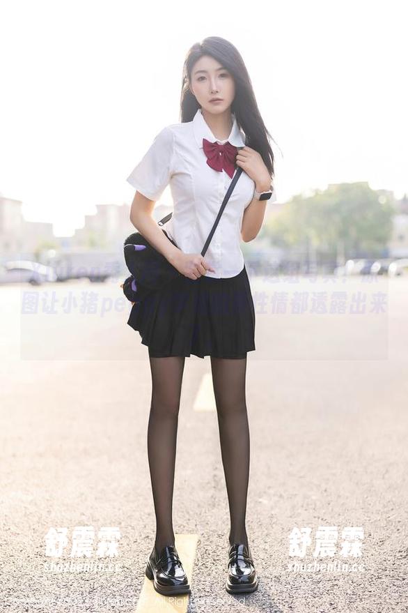 Xiuren秀人网 - 鉴赏一下这组写真！原图让小猪peggy学姐的真性情都透露出来了。