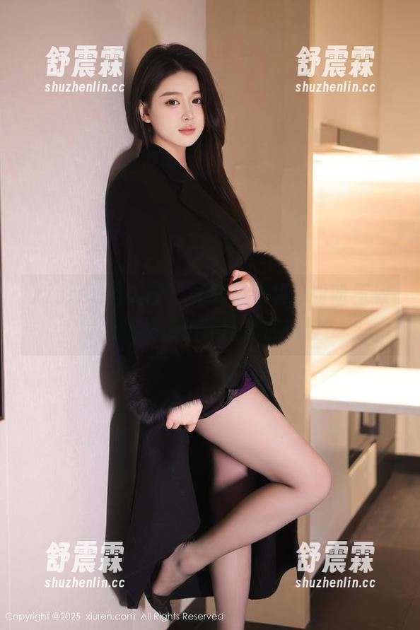 Xiuren秀人网-盼盼玉奴 Xiuren秀人网 - 泳装写真集,盼盼玉奴请问这是在拍照还是在炫耀?