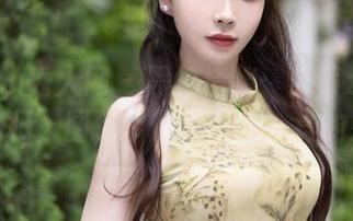 Xiuren秀人网 - 黑色情绪：草莓zz的高清回归，图包带你领略不一样的她！