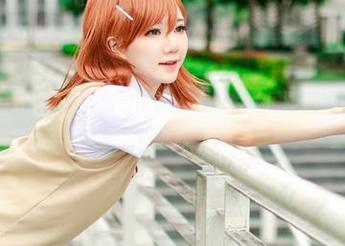 sally dorasnow多啦雪的情人节cos游乐园，照片就像蹦蹦床，好玩到飞天！