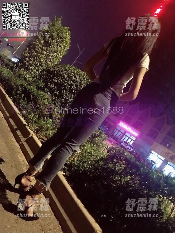 微密圈 - 裸足的自由：在丝月神的红色高跟鞋合集壁纸里畅游