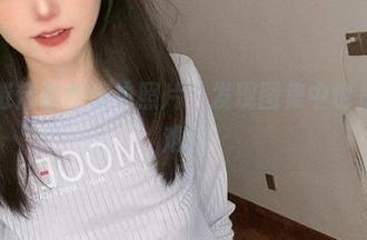 翻开倦倦喵的海边照片，发现图集中也是寸步难行