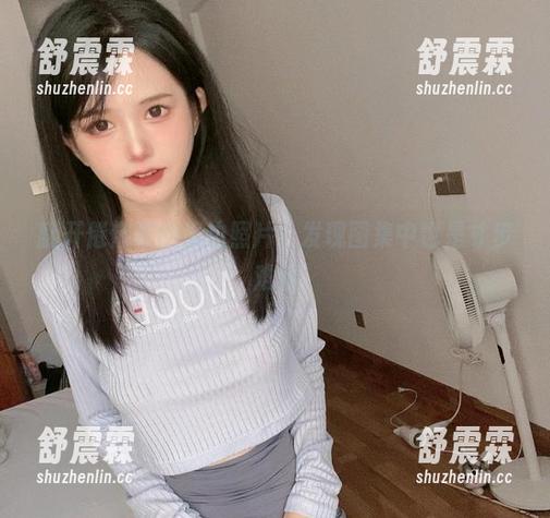 翻开倦倦喵的海边照片，发现图集中也是寸步难行