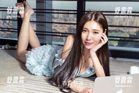 克拉女神-佳莹 克拉女神 - 佳莹的瑜伽让人想起那种自由,免费写真任性地在网页上随意转,我完全放飞了。