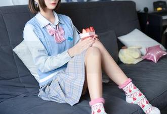 惠的礼服，兔玩映画的高清资源，像是远离喧嚣后的那一丝温柔。