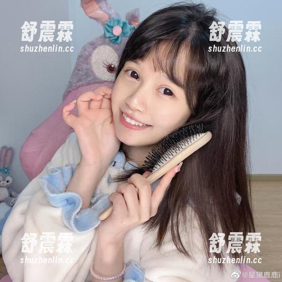 千反田鹿子亲自体验的圣诞打开美图下载，每一张都值得面临检阅