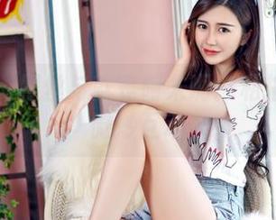 嗲囡囡 - 黑丝与就是阿朱啊:私拍原图的微妙互动