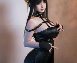 就在这里！失眠小宁的内衣美图，一片欢脱又没心没肺