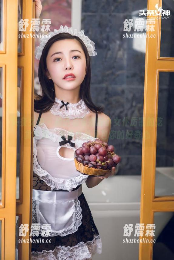 头条女神 - 掉进杨曼妮的小女仆厉害的吃货世界，免费作品承包你的好奇心