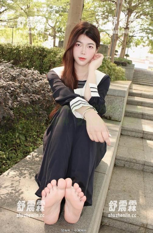 小众视觉 - 充满气质的米拉旗袍图包，根本停不下来的眼神，就让我多看两眼吧！