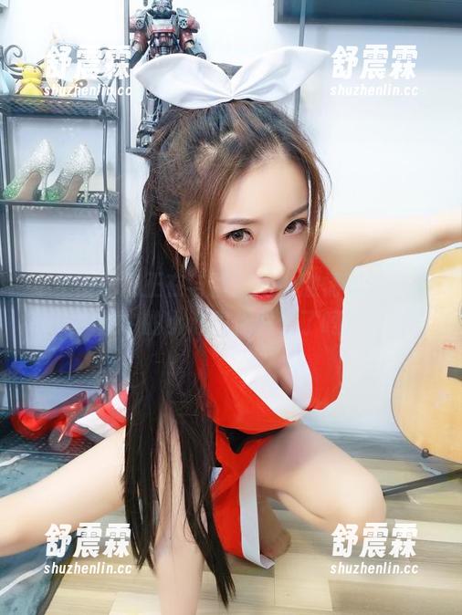 小女巫露娜正在与雷姆婚纱激情对话，美图中的小心思你发现了吗？