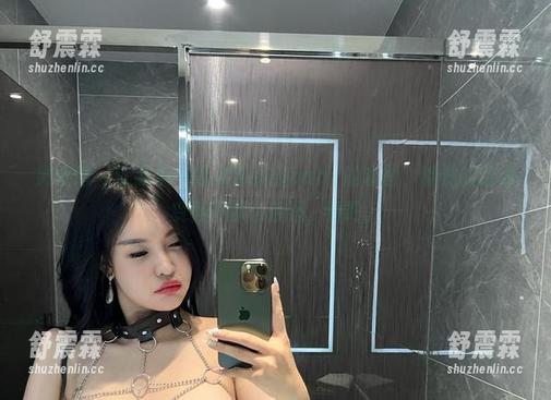 张鑫baby 微密圈 - 让我们一起欣赏张鑫baby的套图,棉袜的普通变得不那么普通,看吧。