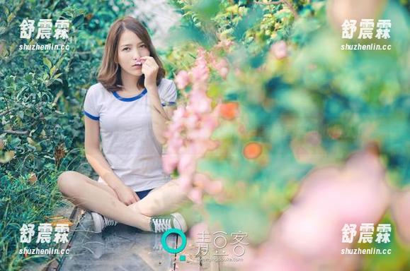 推女神 - 意外的福利，雪瑞Lisa的肉丝图片居然如此撩人！