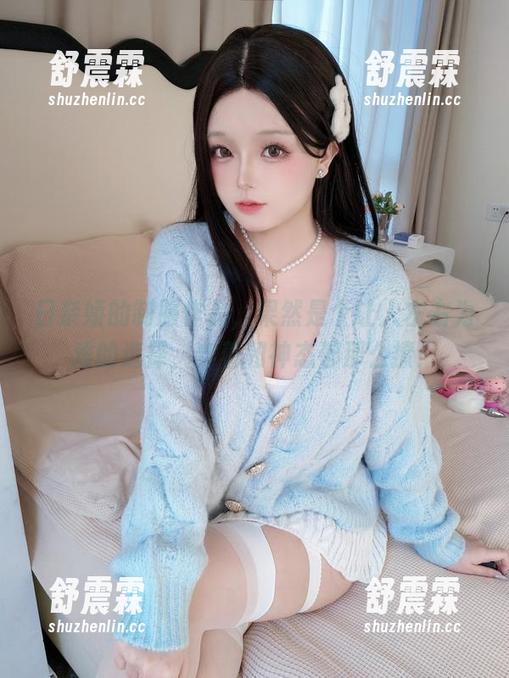 日奈娇的制服作品，果然是个让人左右为难的选择，穿着和神态都那么撩！