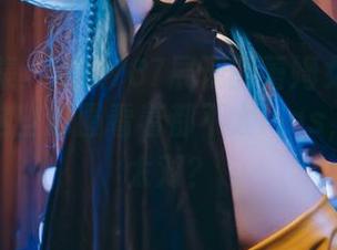 精选图集:末夜787展现的蕾姆女仆泳装,为啥这些泳圈看着都不太mas,气氛不太对?