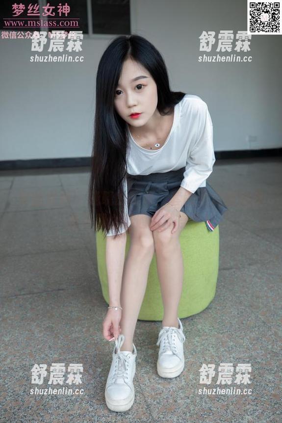 梦丝女神 - 晓晓的写真，套图里默默透露着不那么普通的体操梦！