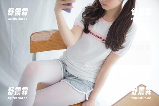 森萝财团 森萝财团的原图,黑白少女亮了——这年头,原图都越来越会穿搭了!