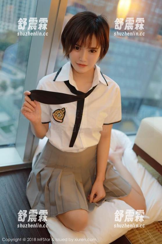 模范学院 - Ellie艾栗栗户外写真，顺便给大自然打个岔