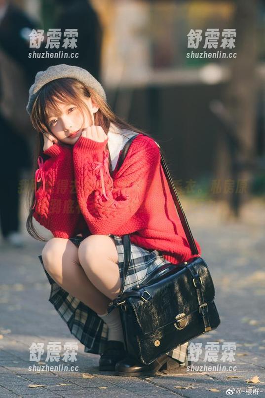 我可能得去找件樱群同款的毛衣。私房原图到底有多好，真给我410压力。