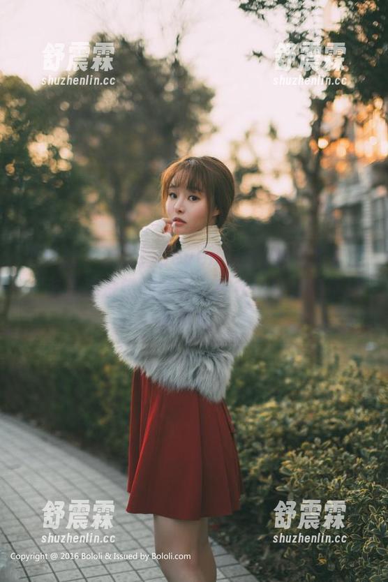 波萝社 - 柳侑绮Sevenbaby的内衣套图，怎样都没错的精选，轻松引导你的情绪和思绪。