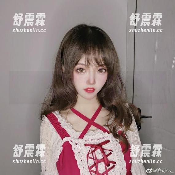 疯狂的穿搭：洛可ss的裤里丝，你们信不信这是个cos之路？