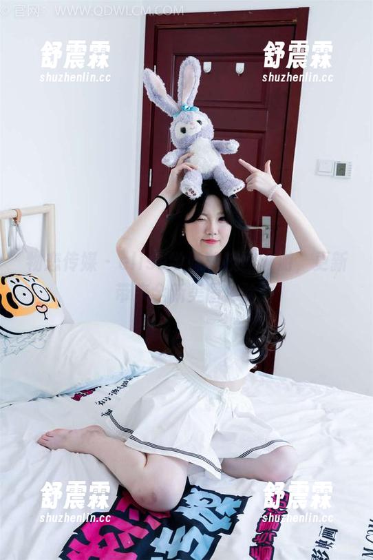 物恋传媒 - elise学妹的校园漫游，更新带来全新美图体验