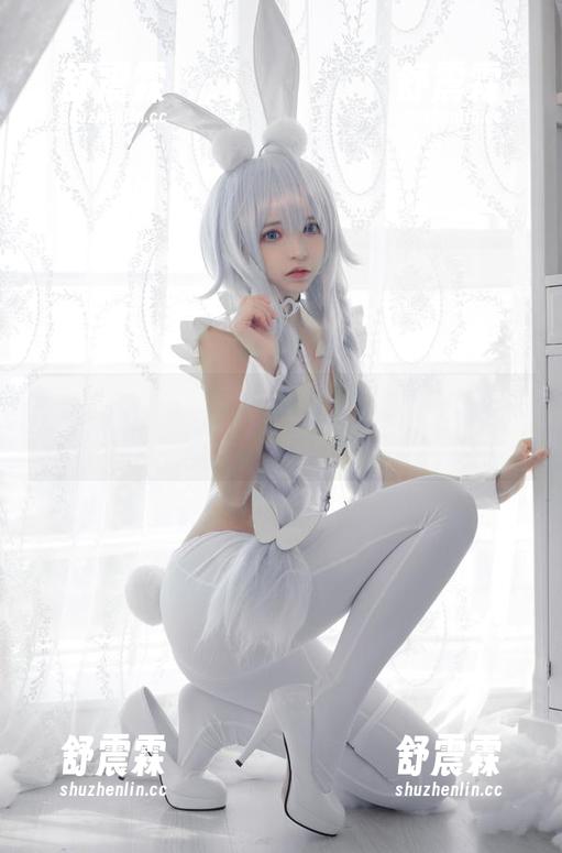 礼服与疯狂：疯猫ss的写真合集，充满个性和灵魂