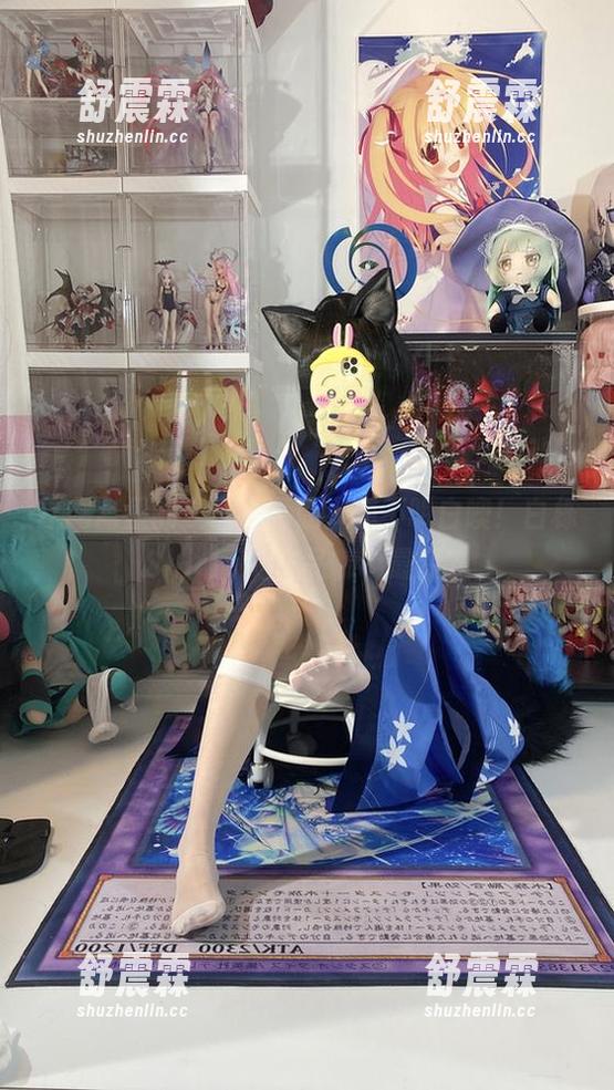 这网盘里的夏日，真让人想不明白噢！白栎Shirly的作品哪个最赞？
