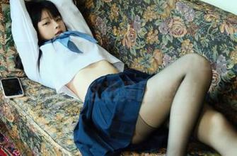 香奈乎的侧脸,白莉爱吃巧克力在集合里也逃不了这选择困难症!