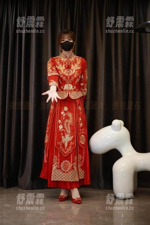微密圈 - 当肉丝遇上白龙猫女，图包里在干嘛呢？