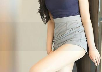 秀人网 - Egg-尤妮丝Egg的吊带图包：为何我看似陷入了思考的迷宫？