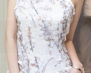 秀人网 - 卓君Jeanes的连衣裙在线示范，资源告急，心里那个痒！