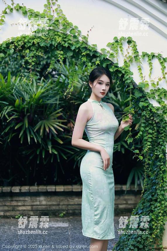 秀人网 - 小兔纯纯油亮写真，原图里不小心洒了几斤闪亮的梦想。