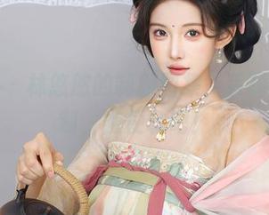秀人网 - 林悠悠的制服图集,丢掉下载限制,随便拿吧!