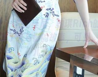秀人网 - 一件比基尼，柚琪Rich的私拍作品里盛满了光与影的故事，可是，拍到哪儿去了？