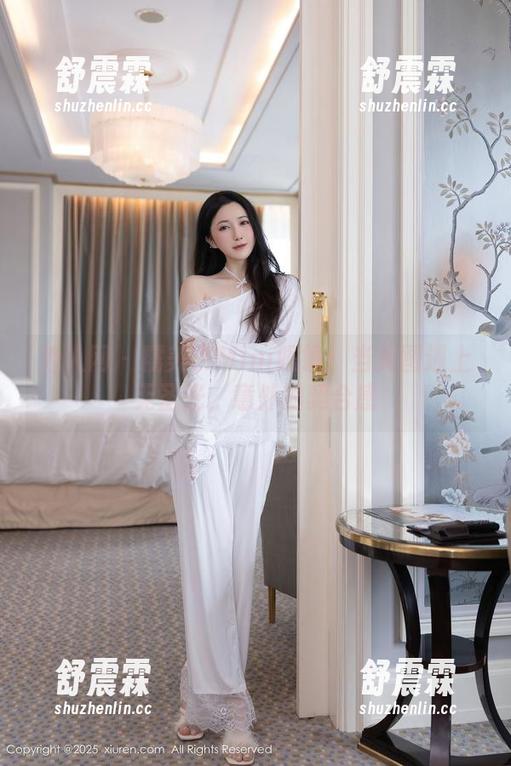 秀人网-糯美子Mini 秀人网 - 糯美子Mini眼镜:当美图遇上无圣光,意外的契合感